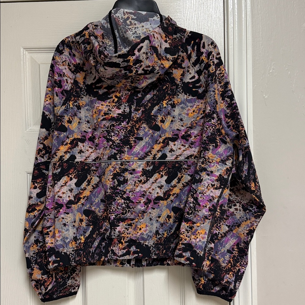 NWT Fabletics Women's Abstract Purple and Orange Bomber Jacket With Black Shorts - Picture 5 of 16